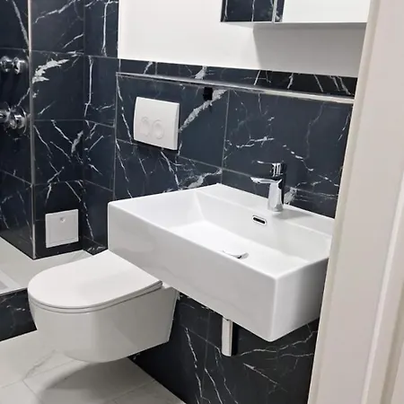 Apartment Rosi 2 *